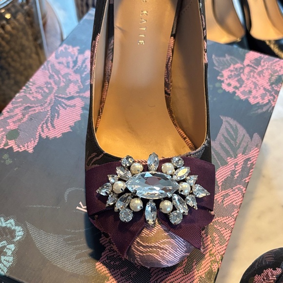 Kelly & Katie Black and Purple Floral Heels - Picture 4 of 8